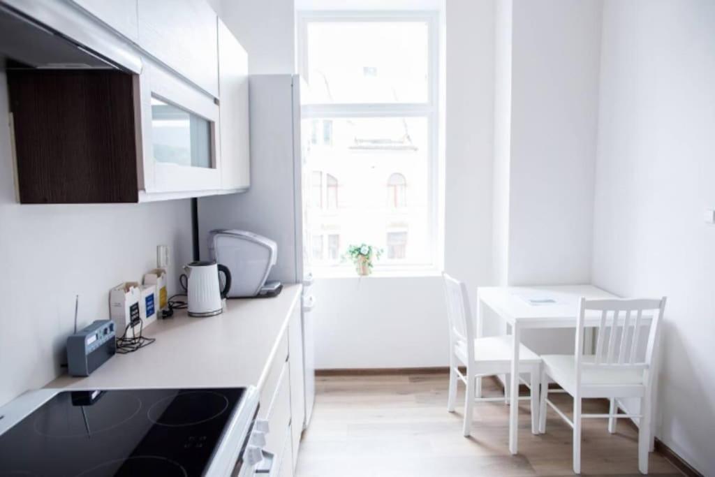Free Parking Space, 2 Bed Room, Short Walk To Brosundet オーレスン エクステリア 写真